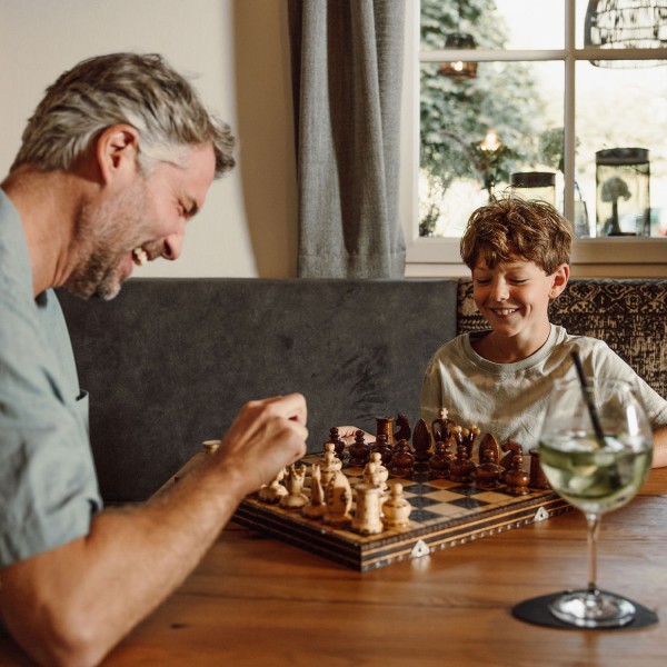 Angebot Single mit Kind im Sommer 2026 Vater und >Sohn haben Spa&szlig; beim Spielen